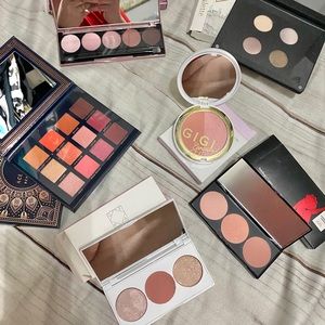 Pallet bundle! Eyeshadows, blush, highlight